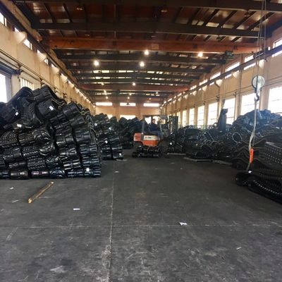 Dòng đường cao su Caterpillar 30&quot; chiều rộng 762 x 152.4 x 66 phù hợp với máy kéo Challenger MT845 MT865 MT845B MT865B MT845C MT865C MT835C MT835 MT855B MT855 MT875C