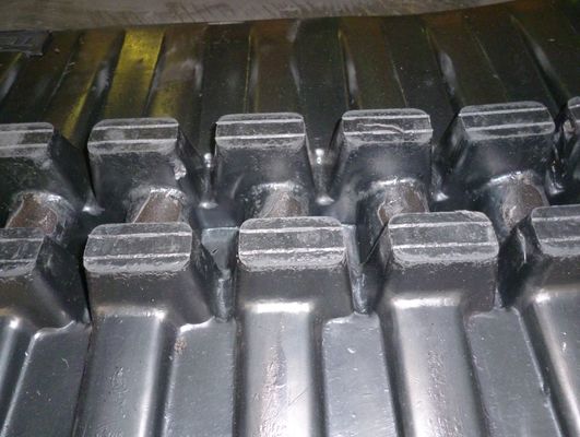 Đường cao su 450 * 71 * 82 máy đào Đường cao su phù hợp với máy đào 307C
